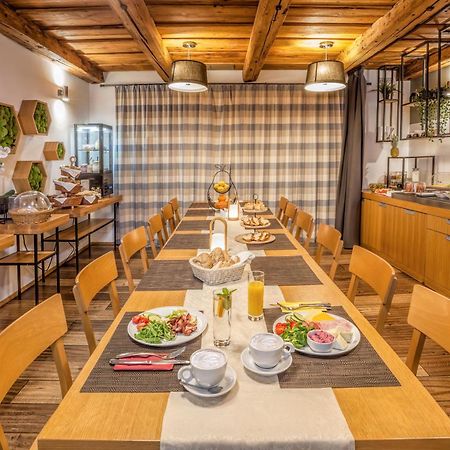 בזנץ Hotel Lidovy Dum מראה חיצוני תמונה