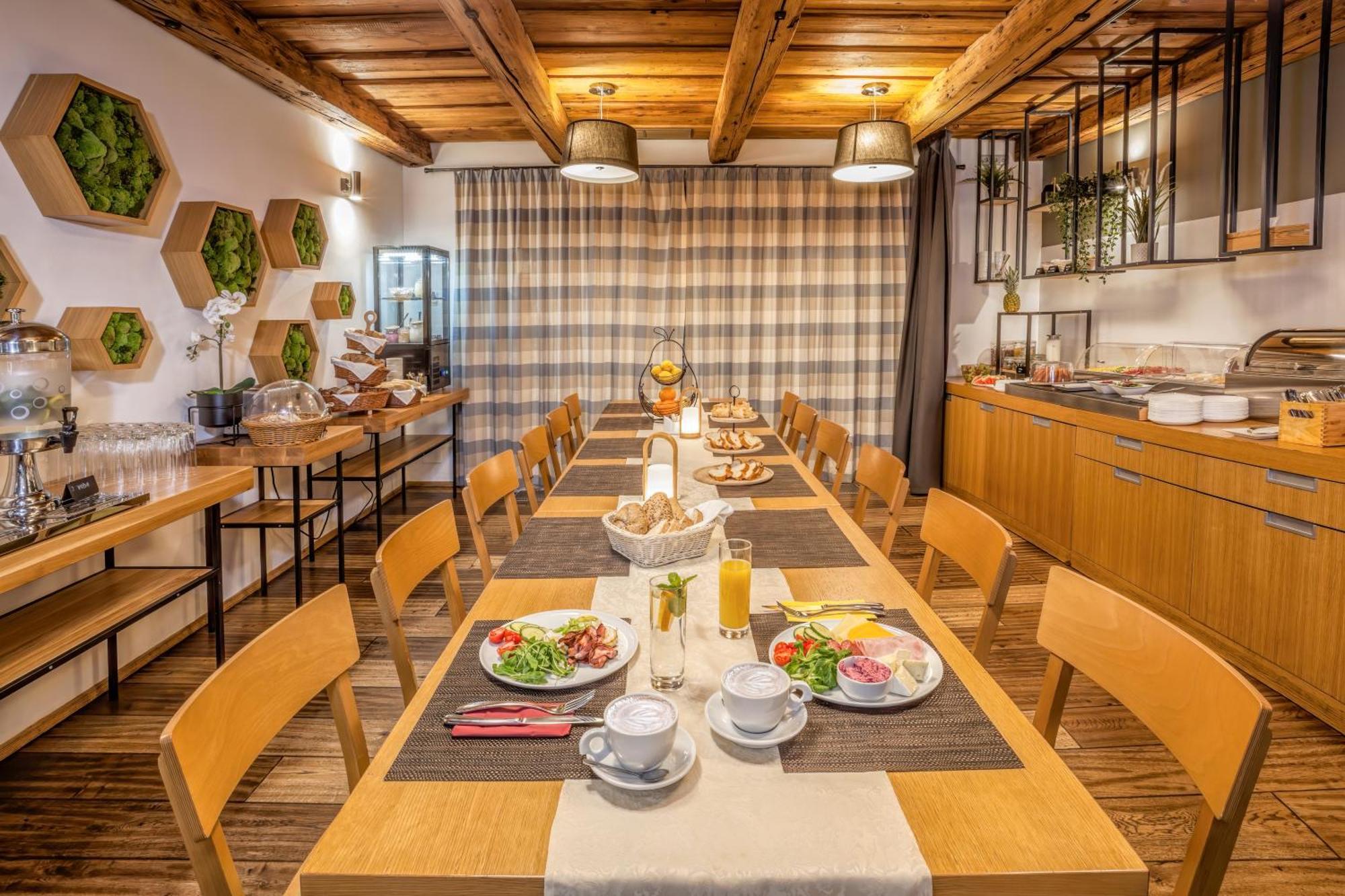 בזנץ Hotel Lidovy Dum מראה חיצוני תמונה
