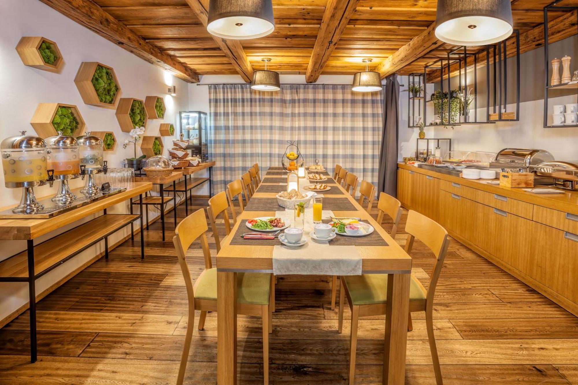 בזנץ Hotel Lidovy Dum מראה חיצוני תמונה