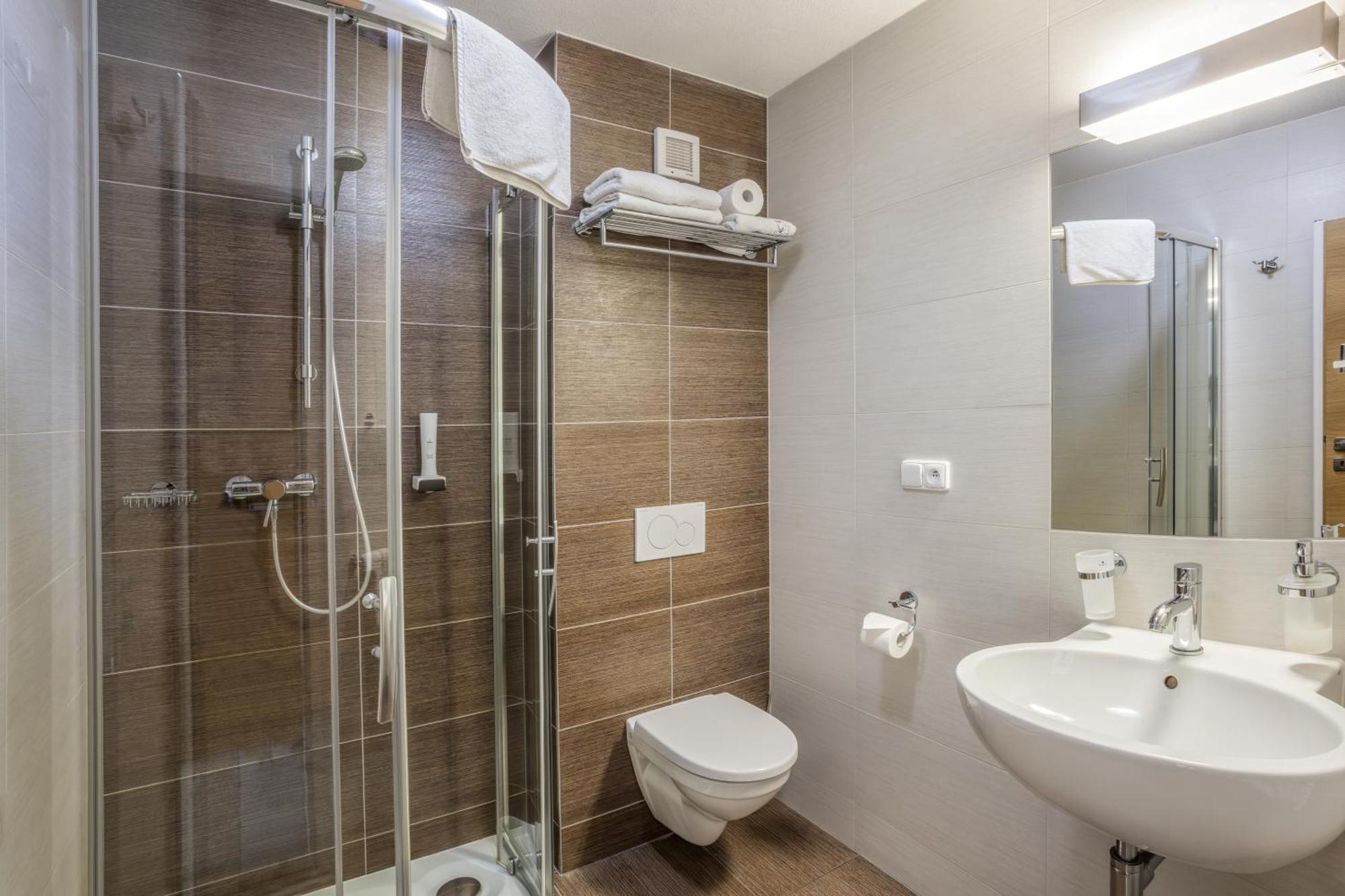 בזנץ Hotel Lidovy Dum מראה חיצוני תמונה
