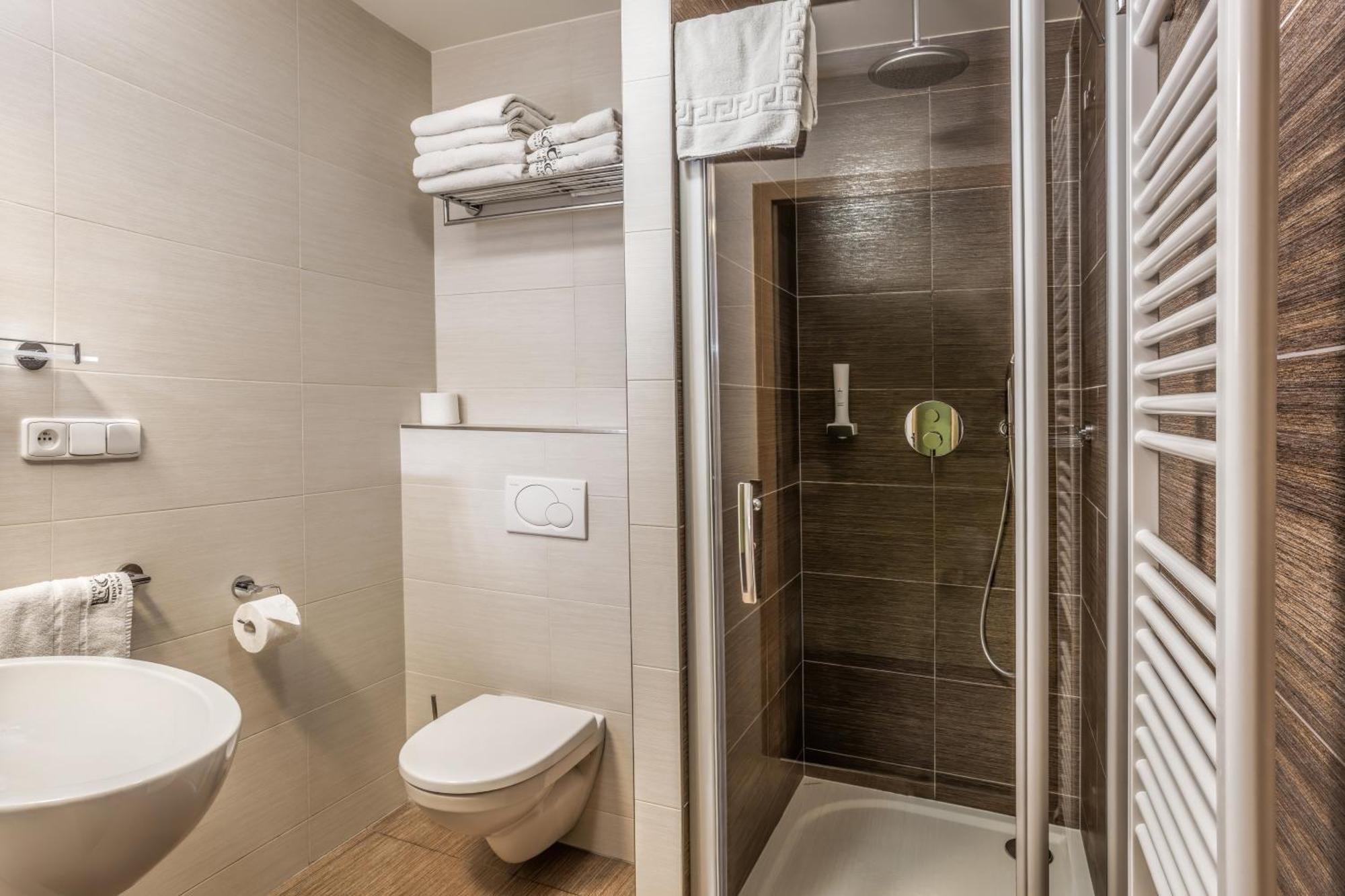 בזנץ Hotel Lidovy Dum מראה חיצוני תמונה
