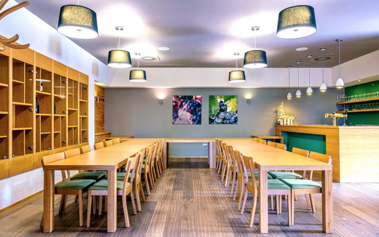 בזנץ Hotel Lidovy Dum מראה חיצוני תמונה